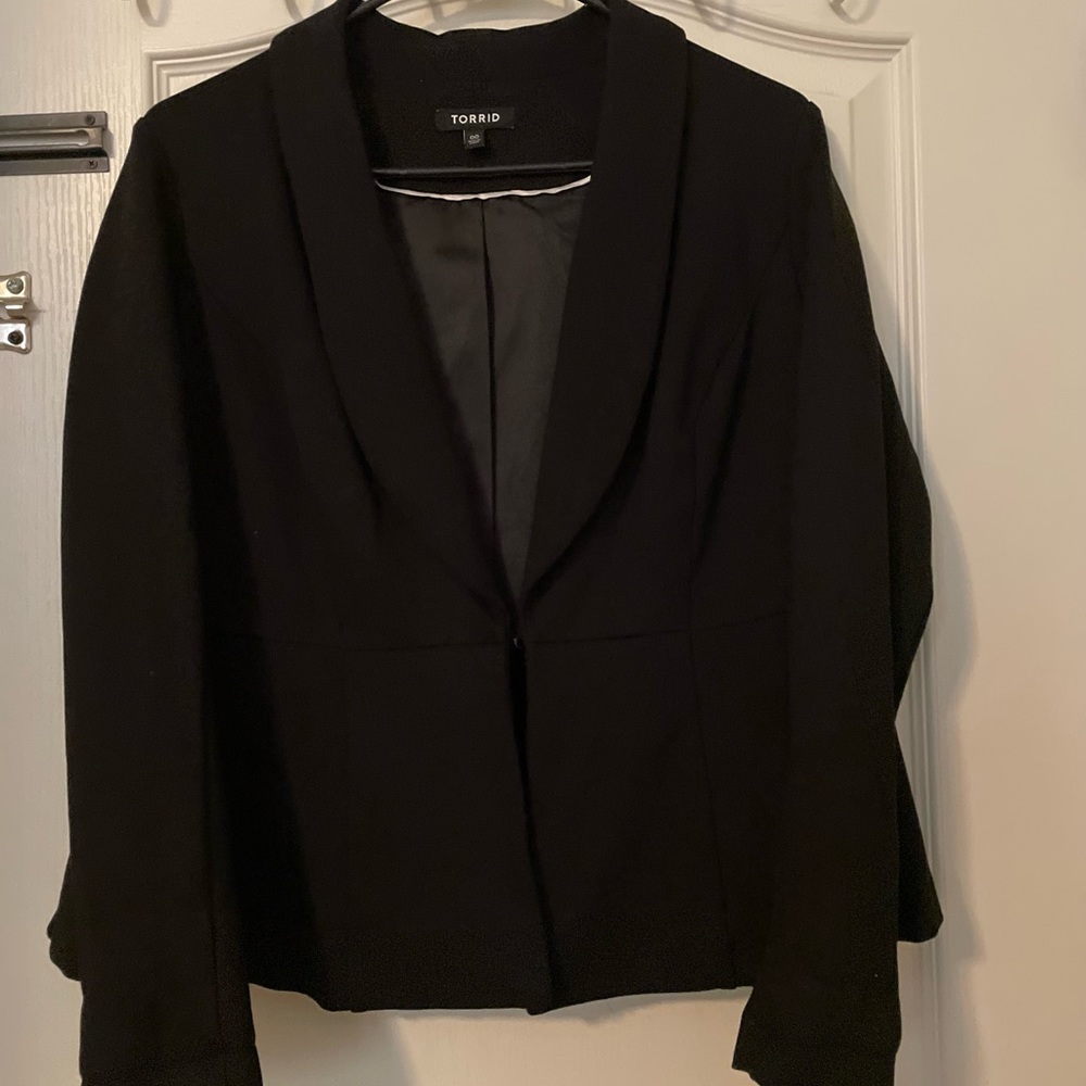 Plus Size - Torrid Peplum Blazer | Size:00 | Color: Black